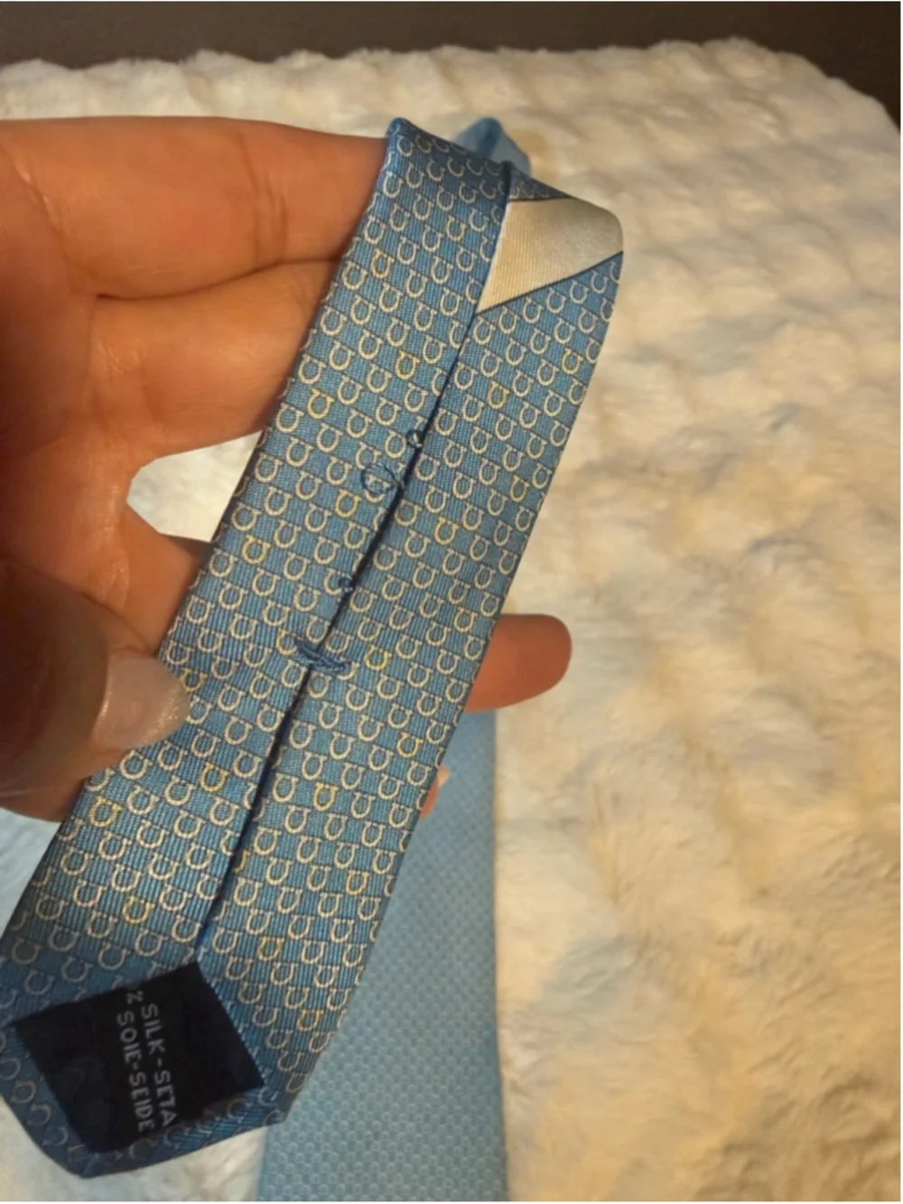 Preowned, Vintage Men's Salvatore Ferragamo Blue & White Horseshoe Silk Tie